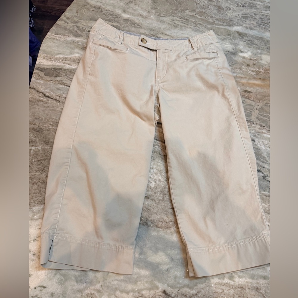 Eddie Bauer Blakely Fit Khaki Capri Pants Size 10